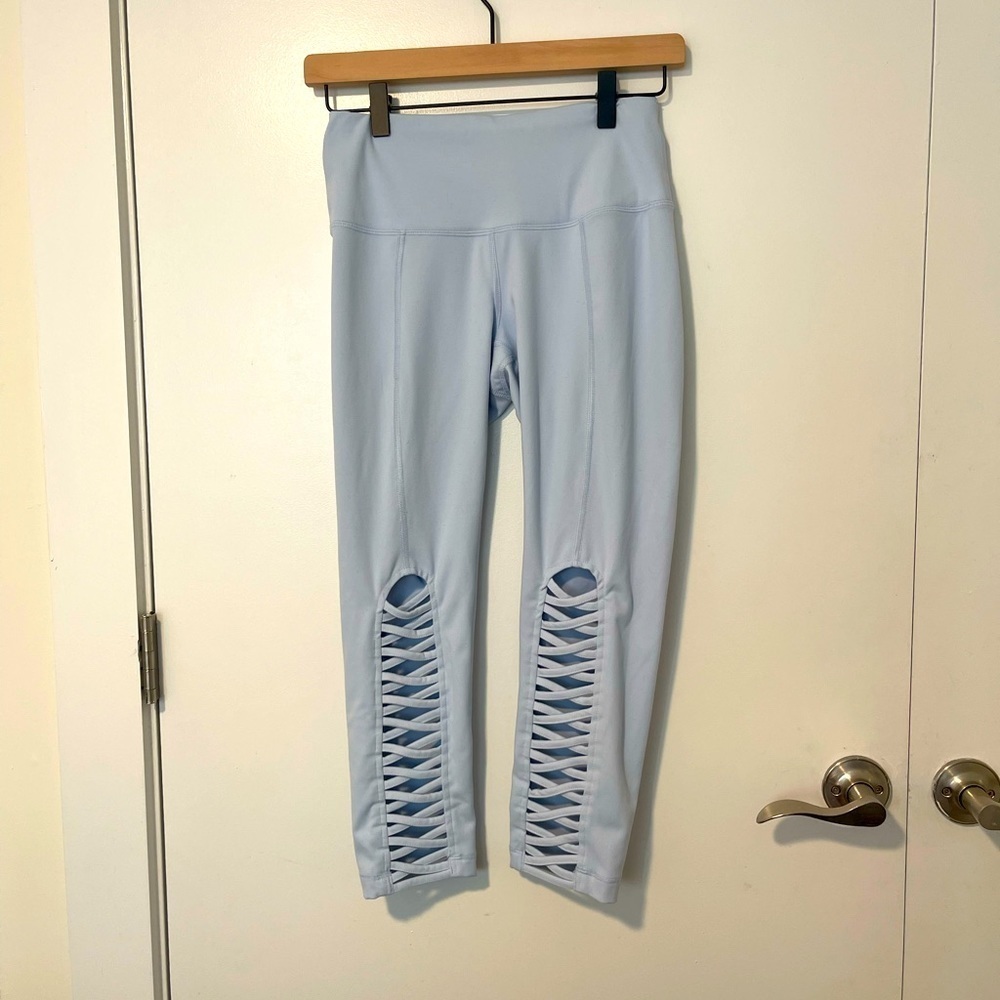 Yogalicious Perrywinkle Ankle Length Cut-out Accent Leggings Small